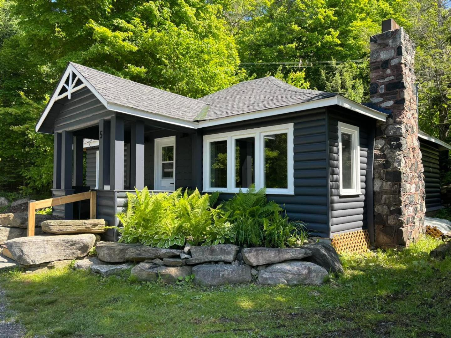 Bonnie View Inn Haliburton Exterior photo
